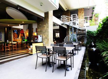 Отель MaxOneHotels at Bukit Jimbaran Bali