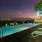 Отель MaxOneHotels at Bukit Jimbaran Bali