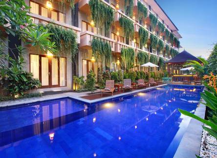 Отель Bali Chaya Hotel Legian
