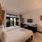 Отель Hoi An Coco River Resort & Spa