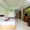 Отель Baan Karon Hill Phuket Resort