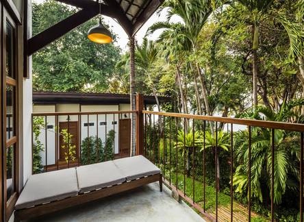 Отель The Monttra Pattaya