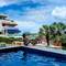 Отель Sugar Palm Grand Hillside