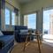 Отель Blue Dolphins Apartments & Suites
