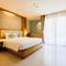 Отель The ASHLEE Plaza Patong Hotel & Spa
