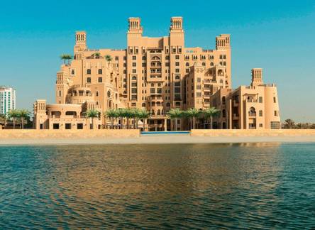 Отель Sheraton Sharjah Beach Resort & Spa