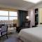 Отель Sheraton Sharjah Beach Resort & Spa