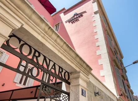 Отель Cornaro Hotel