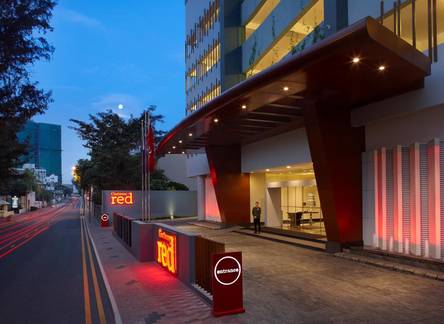 Отель Cinnamon RED Colombo