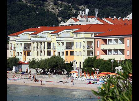 Отель Hotel Atrium Residence Baska