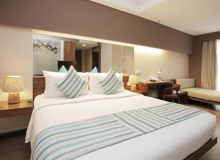 Отель Grand Ixora Kuta Resort