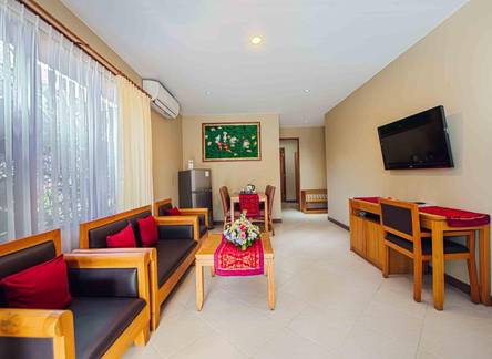 Отель Kuta Puri Bungalows Apt