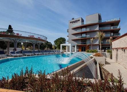 Отель DoubleTree by Hilton Hotel Kusadasi