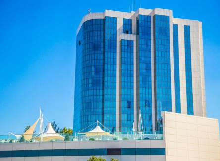 Отель Golden Coast Hotel