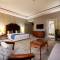 Отель Sapphire Inn Hotel