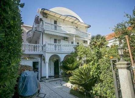 Отель Villa Petrova