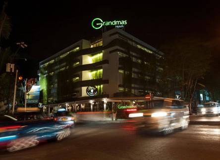 Отель GrandMas Plus Hotel Legian