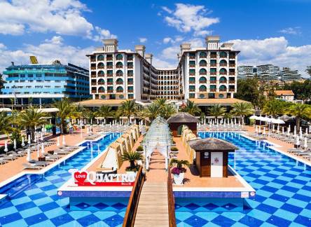 Отель Quattro Beach Spa & Resort
