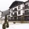 Отель Three Mountains Apartment Hotel