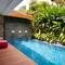Отель Holiday Resort Lombok