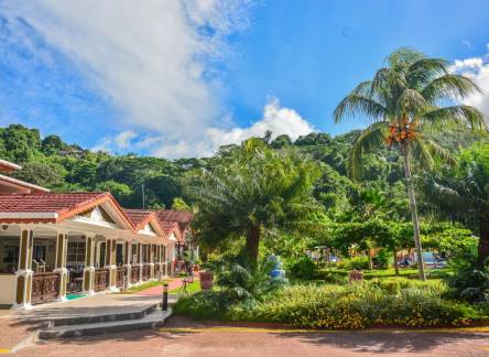 Отель Berjaya Praslin Resort