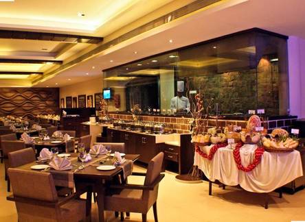 Отель Cambay Golf Resort Jamdoli