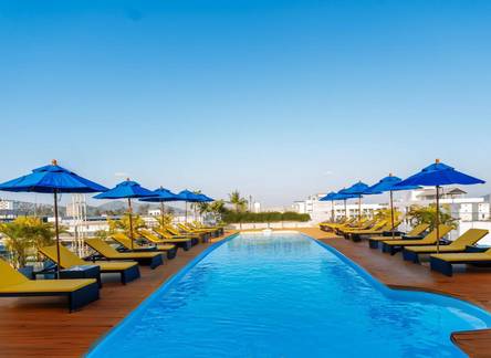 Отель Days Inn by Wyndham Patong Beach Phuket