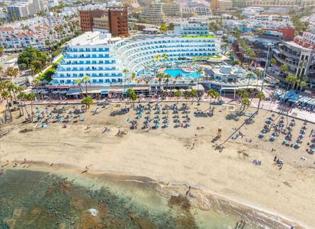 Отель HOVIMA La Pinta Beachfront Family Hotel