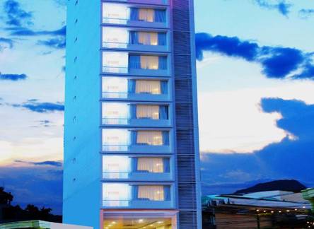 Отель Azura Hotel