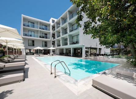 Отель Oktober Downtown Boutique Hotel