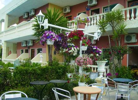 Отель Flamingo Apartments