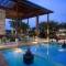 Отель Aloha Oceanfront Suite Resort
