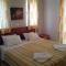Отель Sunshine Studios & Apartments