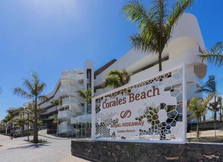 Отель Royal Hideaway Corales Beach