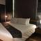 Отель The Glory Gold Hotel