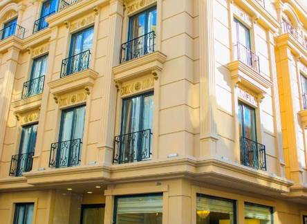 Отель Deluxe Newport Hotel