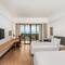 Отель Holiday Inn Express Haikou West Coast