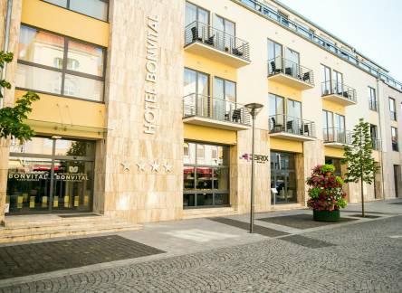 Отель Bonvital Wellness & Gastro Hotel