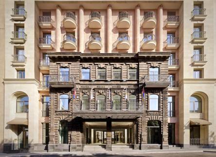 Отель The Alexander
