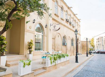Отель Two Seasons Boutique Hotel