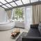 Отель Modern Living Hotel