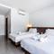 Отель 7Q Bangla Hotel