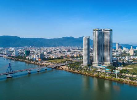 Отель Melia Vinpearl Danang Riverfront