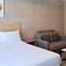 Отель Barcelo Residences Dubai Marina