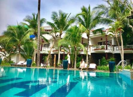 Отель Ravenala Boutique Resort