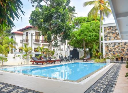 Отель Villa De White Sambur