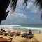 Отель International Beach Hotel & Restaurant