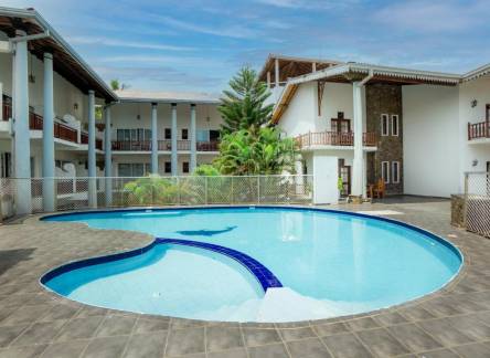 Отель Neptune Bay Hotel