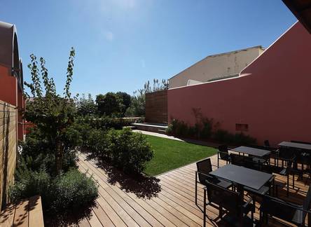 Отель Hello Lisbon Sao Bento Valley Boutique Apartments