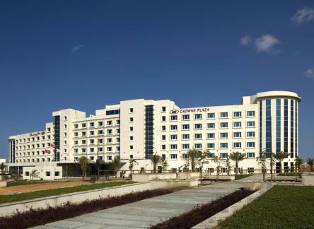 Отель Crowne Plaza Muscat OCEC